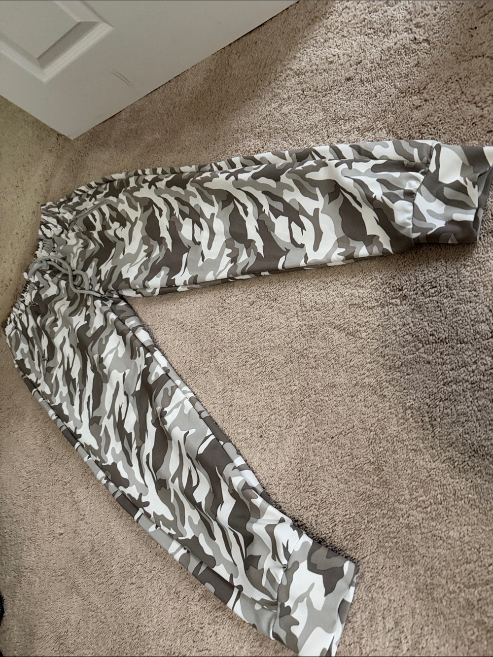 Camo Ankle Jogger Pants - Olive & White